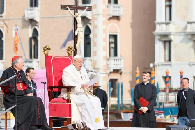 El Papa Francisco durante su discurso a los jóvenes este 18 de abril