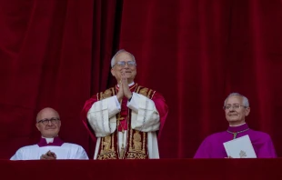 Papa León XIV saluda por primera vez al mundo Crédito: Daniel Ibáñez/ EWTN News