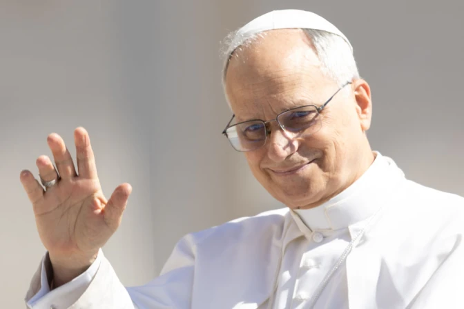 El Papa León XIV en el Vaticano.