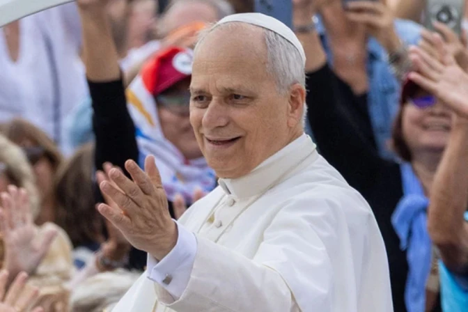 El Papa León XIV en el Vaticano.