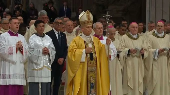 El Papa León XIV en la Basílica de San Pedro, en la Misa de Nochebuena en la primera Navidad de su pontificado.