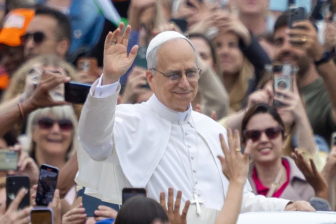 El Papa León XIV en el Vaticano.