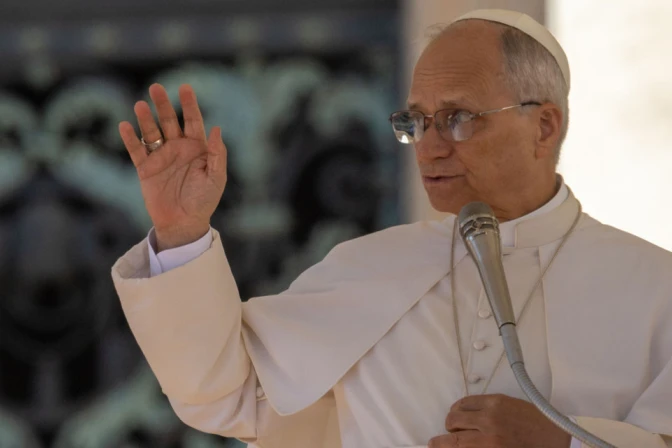 El Papa León XIV en el Vaticano.