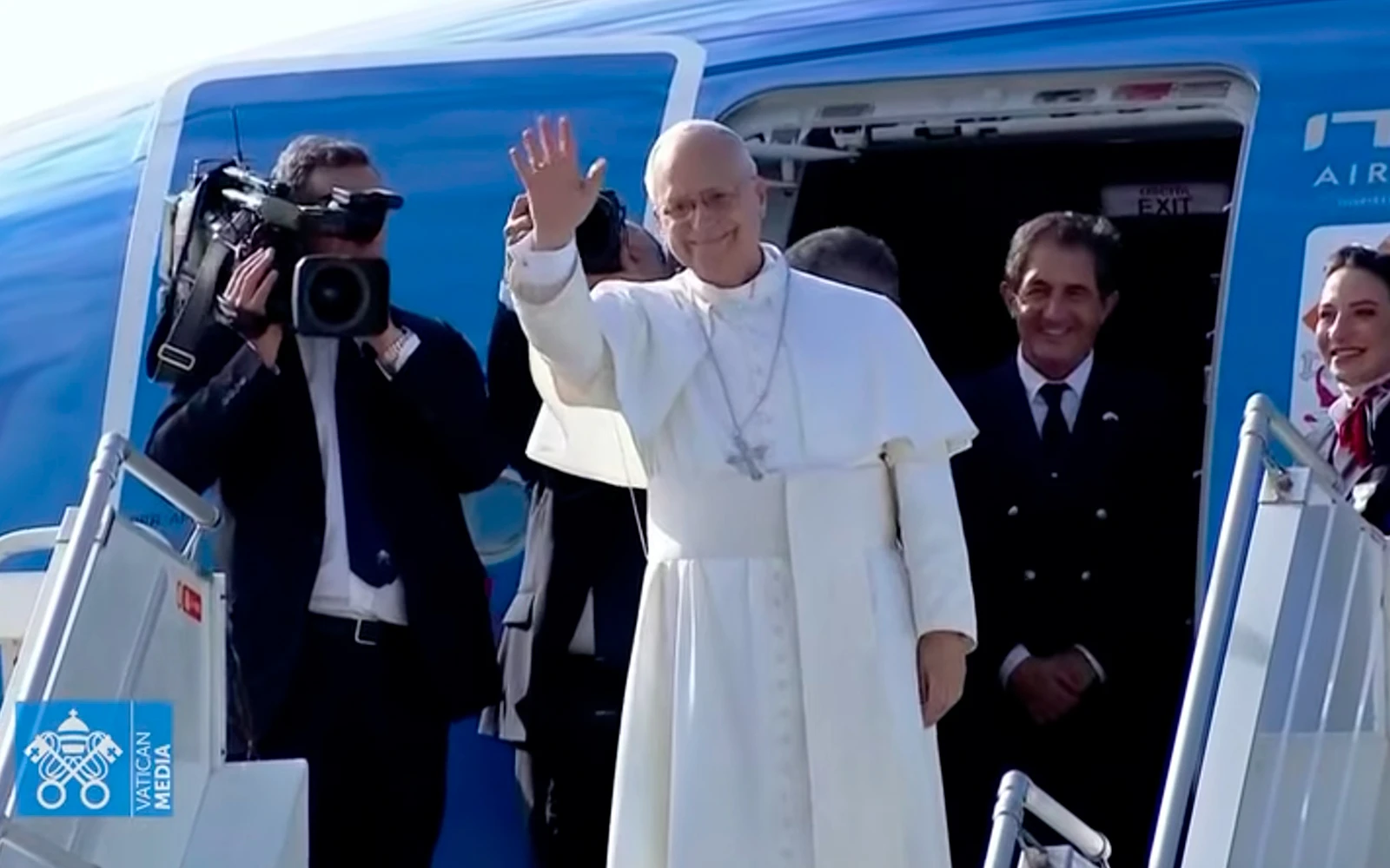 El Papa León XIV se despide del Líbano antes de ingresar al avión que lo lleva de regreso a Roma.?w=200&h=150