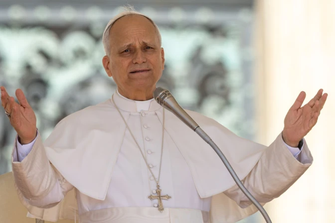 El Papa León XIV en el Vaticano.