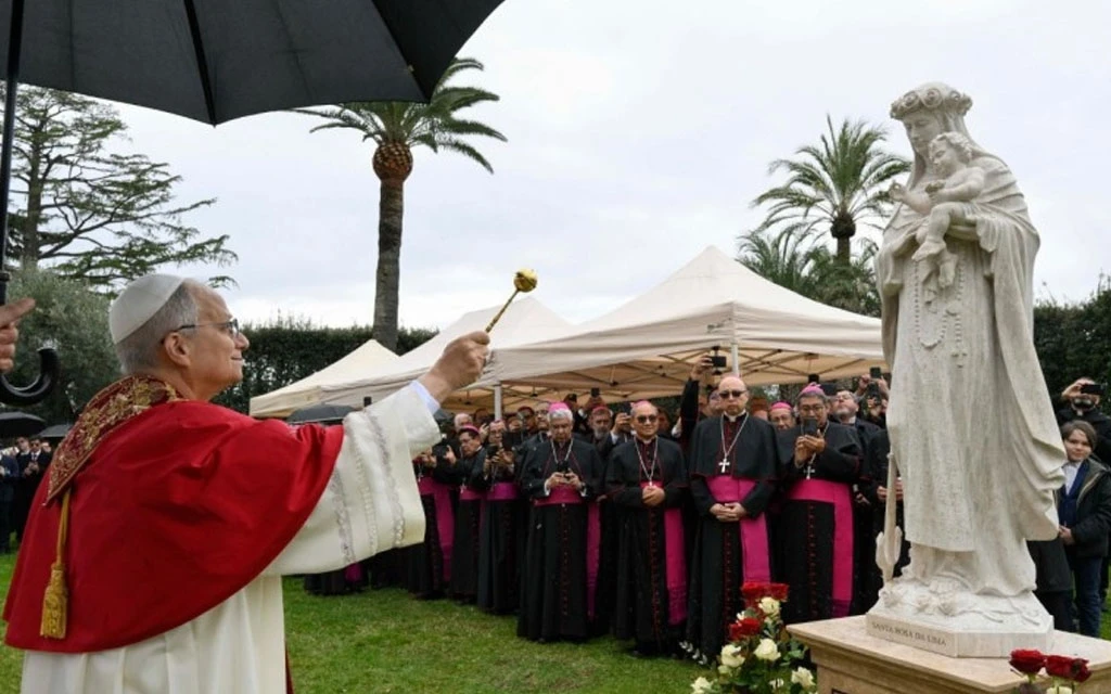 El Papa León XIV bendice la imagen de Santa Rosa de Lima en los Jardines Vaticanos?w=200&h=150