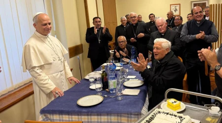El Papa León XIV con los obispos del Perú en el almuerzo de este jueves 29 de enero en Roma