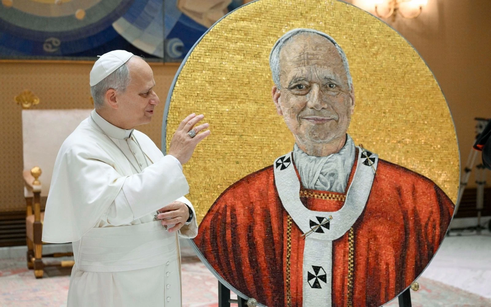 El Papa León XIV junto al nuevo mosaico para la Basílica de San Pablo Extramuros?w=200&h=150