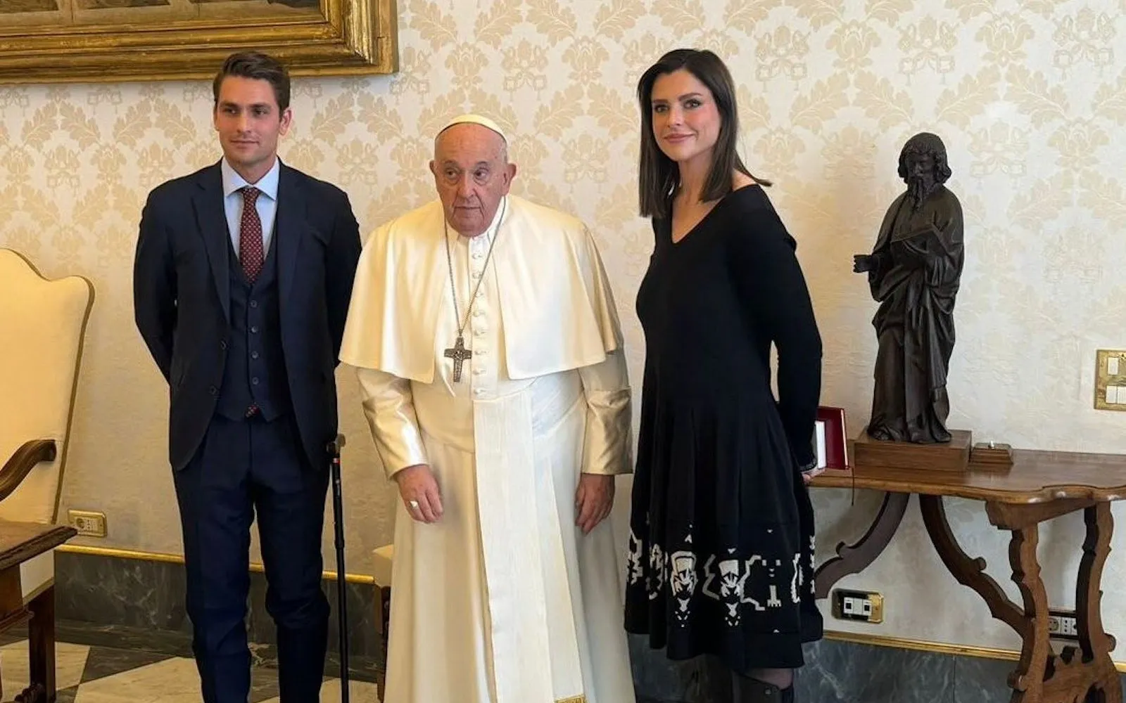 El Papa Francisco junto a Olivia Muriel y su marido en el Vaticano?w=200&h=150