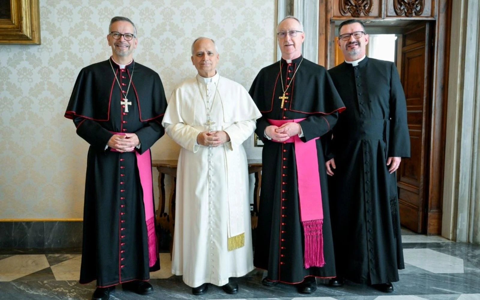 El Papa León XIV y los obispos de Canadá.?w=200&h=150