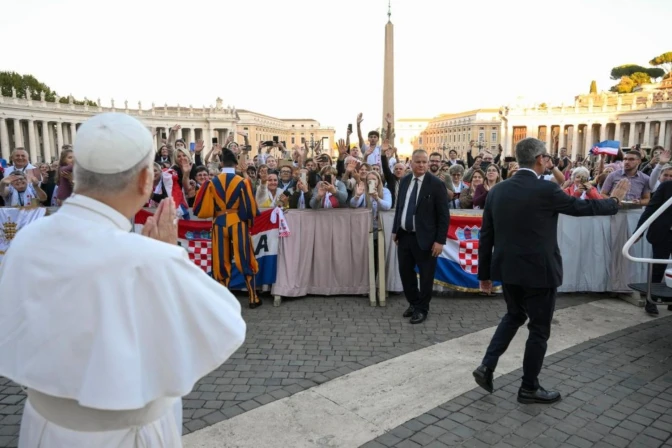Papa, peregrinos Croacia