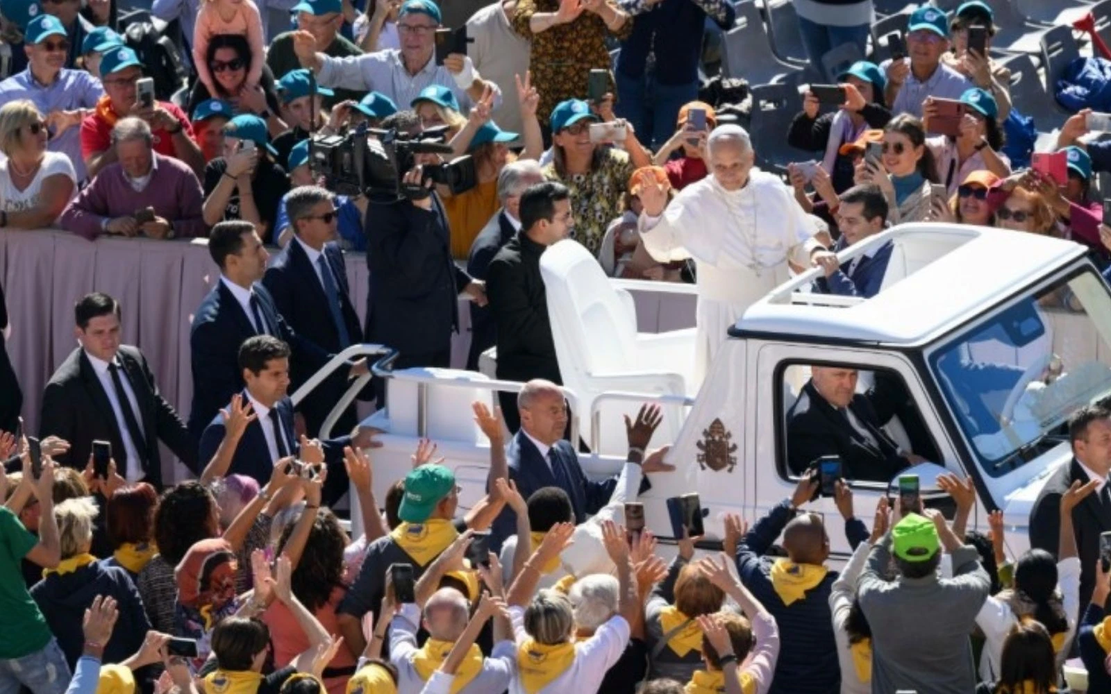 El Papa saluda a los peregrinos de las distintas diócesis italianas.?w=200&h=150