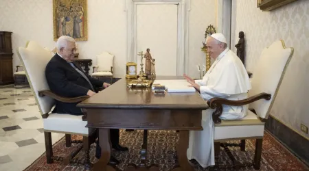 Imagen referencial del encuentro entre el Papa Francisco y Mahmud Abbas en 2021