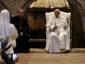 El Papa Francisco pide a los sacerdotes que la confesión no sea “una silla de tortura” para los fieles