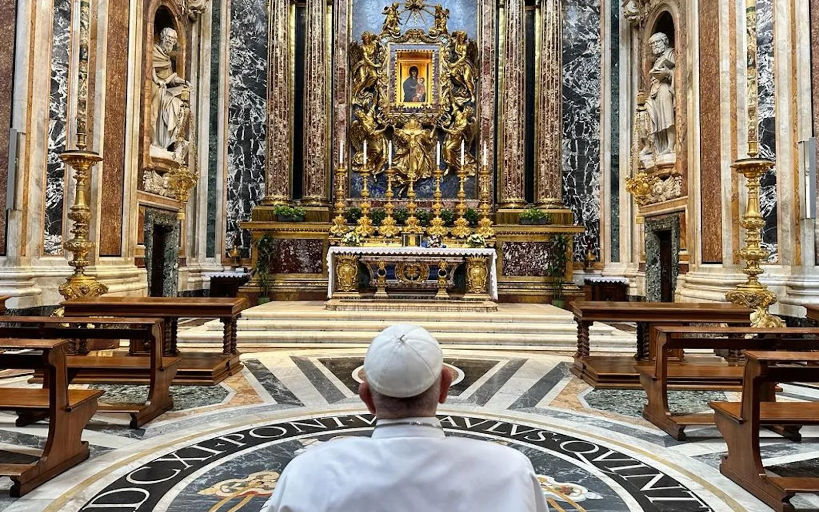 Pope Francis prays before the Virgin of Saint Mary Major for his trip to Marseille