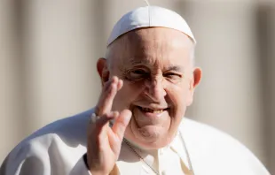 El Papa Francisco saluda en la Audiencia General de este 20 de marzo Crédito: Daniel Ibáñez/ ACI Prensa