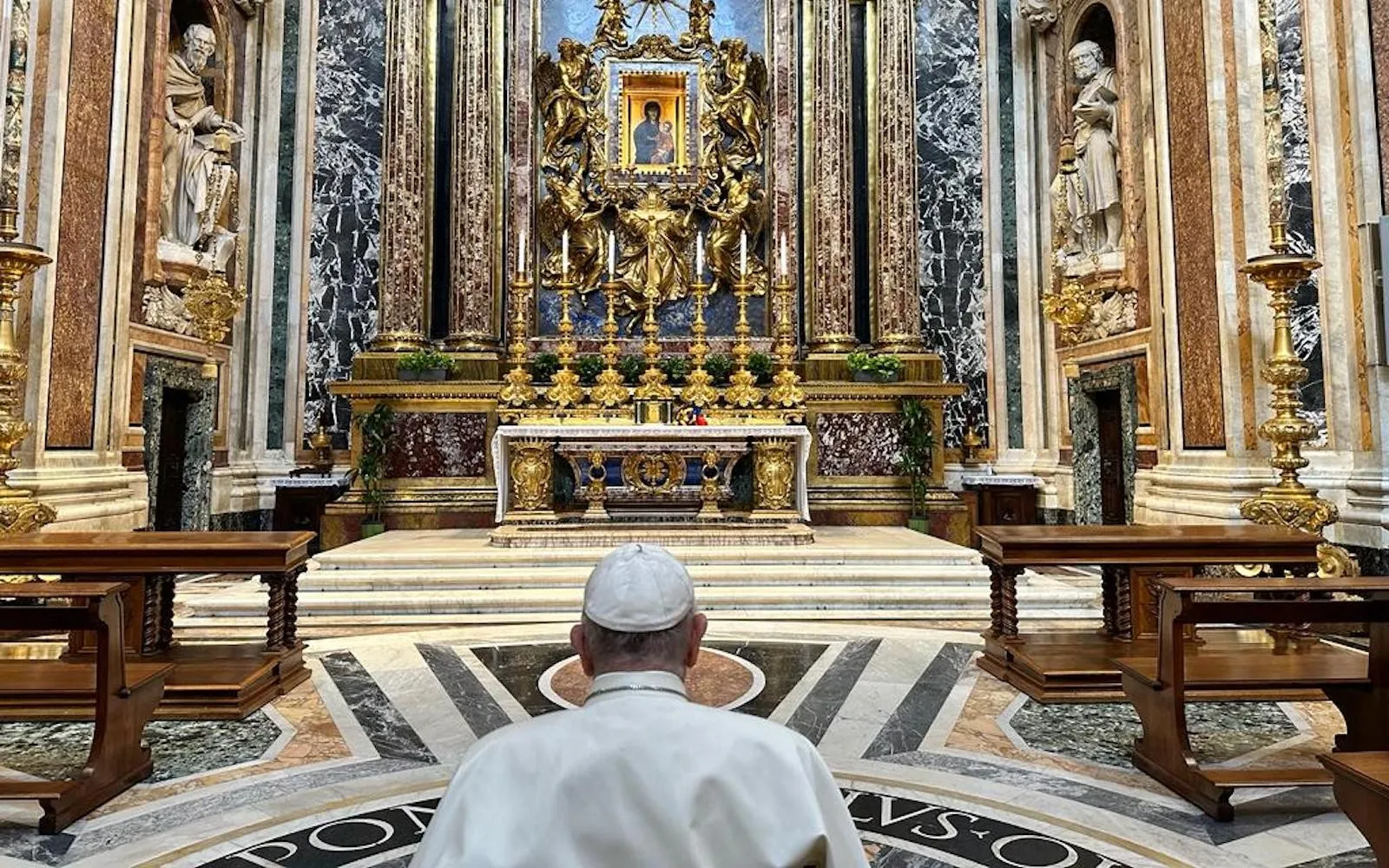 El Papa Francisco reza ante la Virgen Salus Populi Romani?w=200&h=150