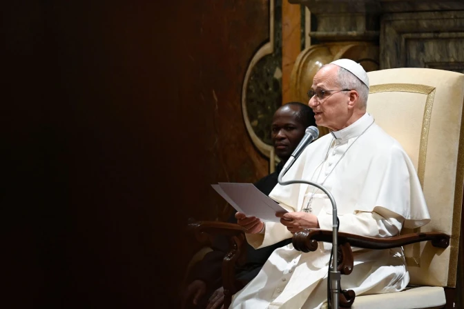 Imagen del Papa León XIV a asesores laborales en el Vaticano