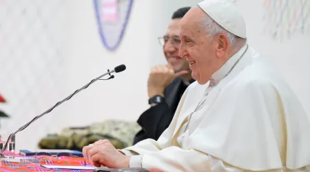 Imagen del Papa Francisco durante su visita a la parroquia San Giorgio ad Acilia