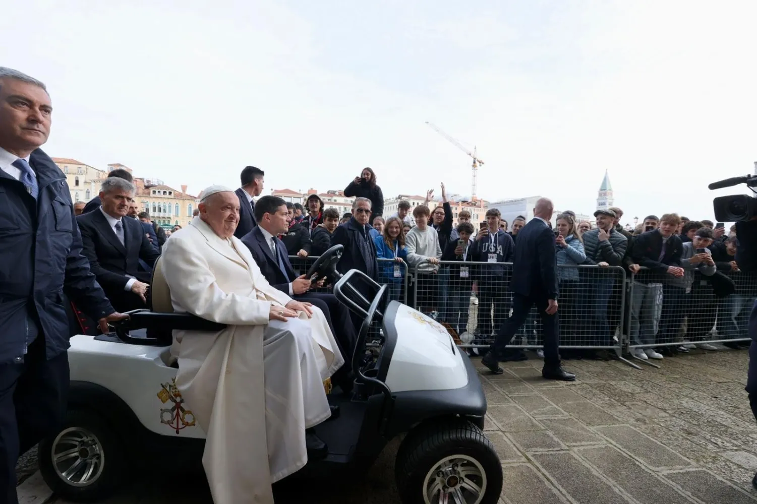 El Papa Francisco, a su llegada al encuentro con los jóvenes en Venecia el 28 de abril de 2024?w=200&h=150