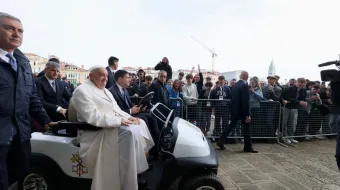 El Papa Francisco, a su llegada al encuentro con los jóvenes en Venecia el 28 de abril de 2024