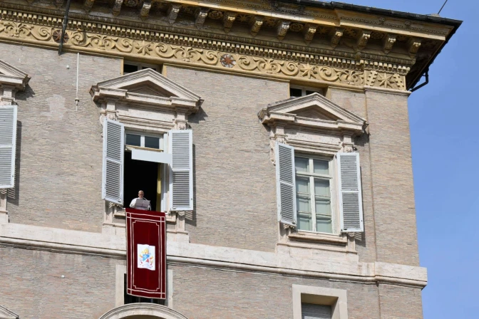 El Papa durante el ángelus de este domingo
