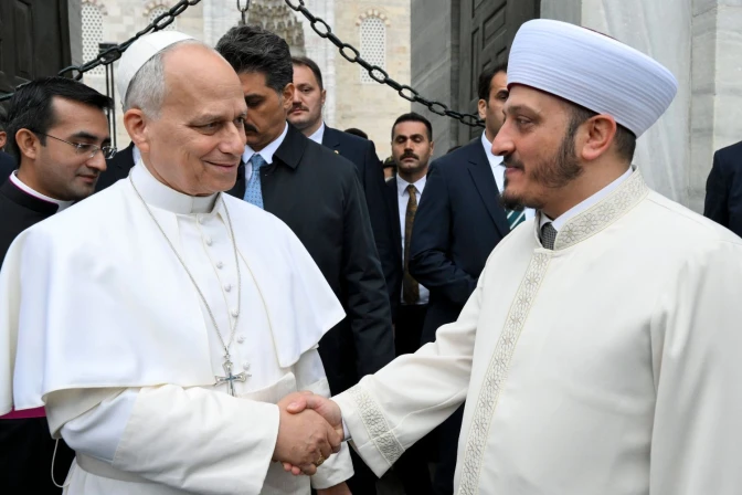 El Papa visita la Mezquita Azul