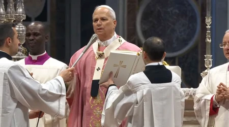 El Papa durante la Misa en la basílica de San Pedro