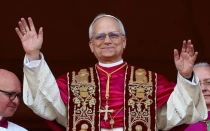 El Papa se asoma al balcón del Palacio Apostólica