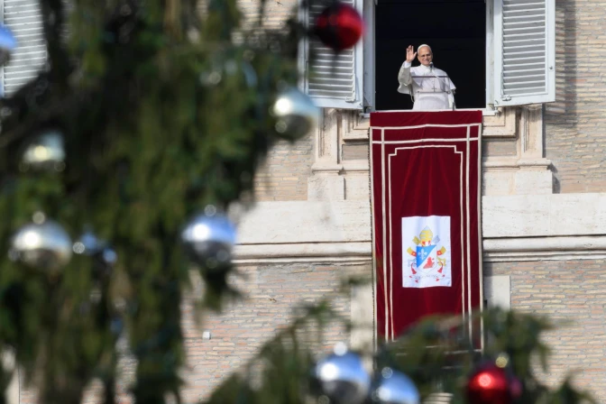 El Papa, asomado al balcón del Palacio Apostólico