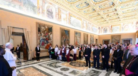 El Papa durante la audiencia en el Palacio Apostólico