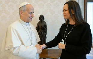El Papa y Maria Corina Machado en una audiencia privada en el Vaticano este lunes Crédito: Vatican Media