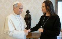 El Papa y Maria Corina Machado en una audiencia privada en el Vaticano este lunes