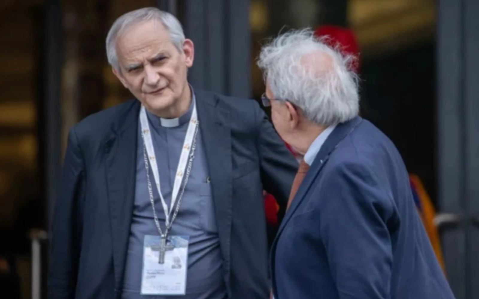El Cardenal Matteo Zuppi (izquierda) llega al Vaticano para las reuniones del Sínodo sobre la Sinodalidad el 10 de octubre de 2024?w=200&h=150