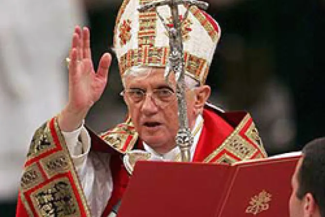 Urge testimonio católico de fe y santidad para transformar al mundo, dice el Papa Benedicto