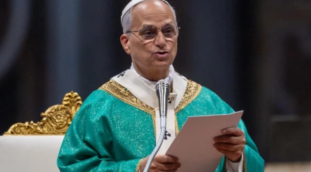 El Papa pronuncia la homilía en la basílica de San Pedro