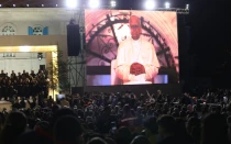 El Papa, en el encuentro con los jóvenes