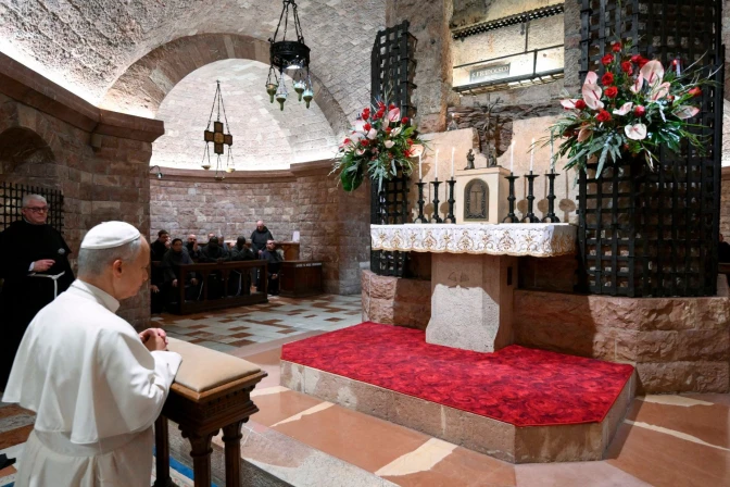 El Papa viajó este jueves a Asís