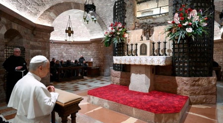 El Papa viajó este jueves a Asís