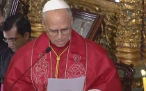 El Papa, lee su saludo