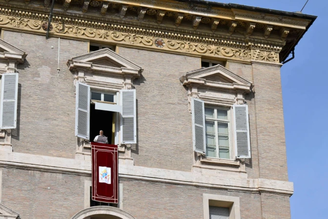 El Papa durante el Ángelus de este domingo
