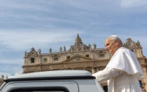 El Papa saludó a los fieles tras el rezo del Ángelus