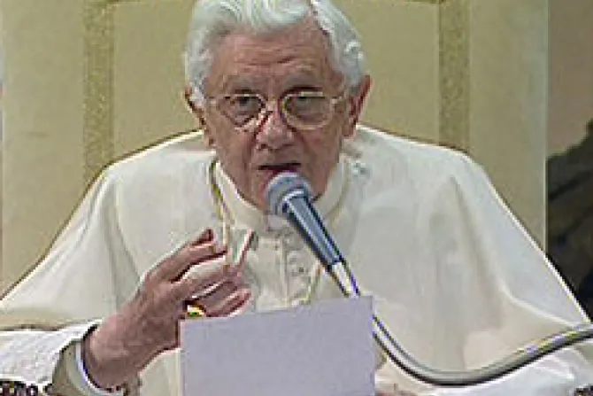 Vida es camino de amor y purificación para configurarse con Cristo, dice el Papa Benedicto XVI