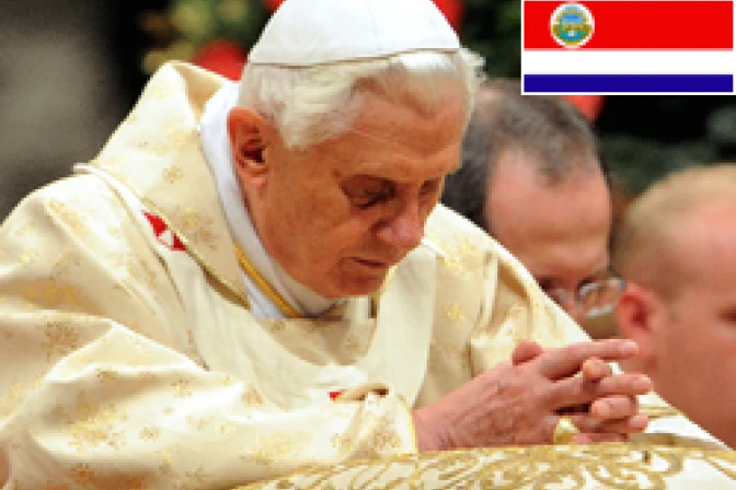 Defender y promover matrimonio auténtico, familia y vida desde la concepción, exhorta Benedicto XVI 