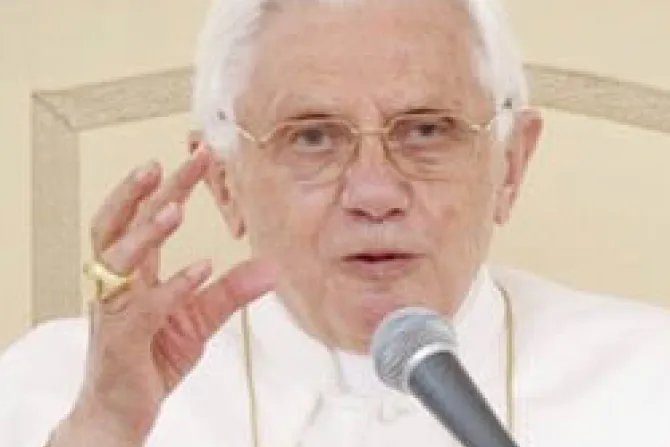 Benedicto XVI: Urge formar laicos en doctrina social de la Iglesia