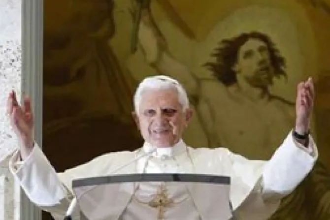 Dios nos ama a pesar de nuestros pecados, recuerda Benedicto XVI