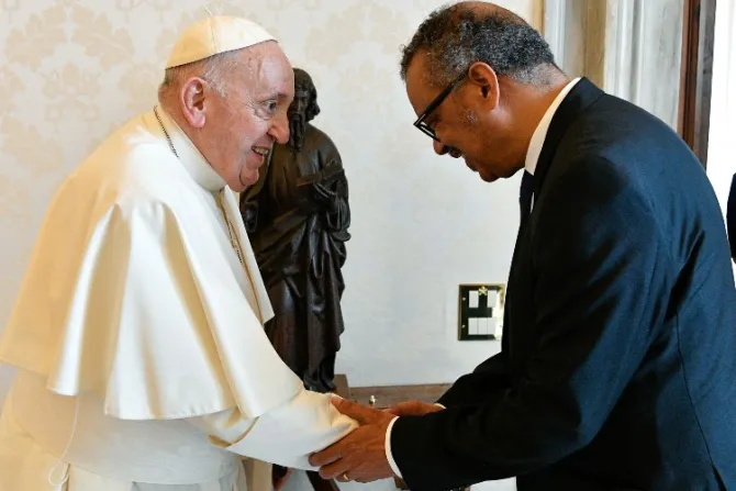 El Papa Francisco recibe en el Vaticano al director de la Organización Mundial de la Salud