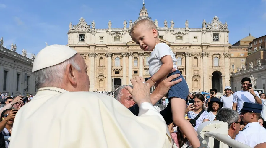 El Papa Francisco durante una Audiencia General. Crédito:Vatican Media?w=200&h=150
