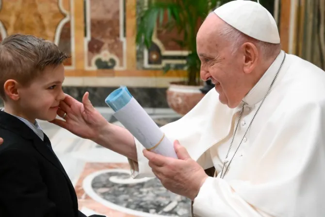 Papa Francisco: La sencillez es el camino a la felicidad