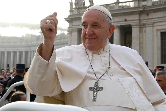 La curiosa historia del solideo que un seminarista regaló al Papa Francisco